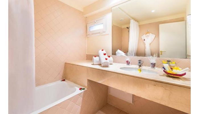Hotel Golden Tulip Farah poza 5